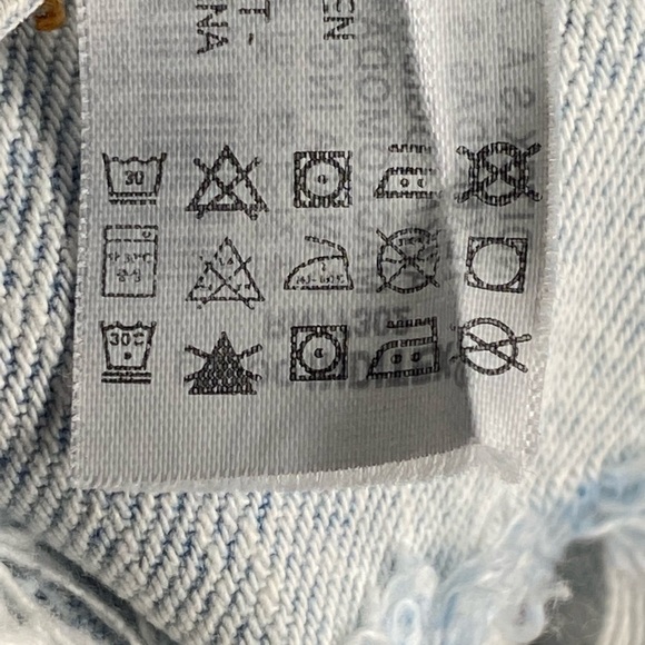 NWT. Zara Z1975 Snow Wash High Rise Frayed Ripped Denim Shorts. Size 8. - Picture 10 of 10